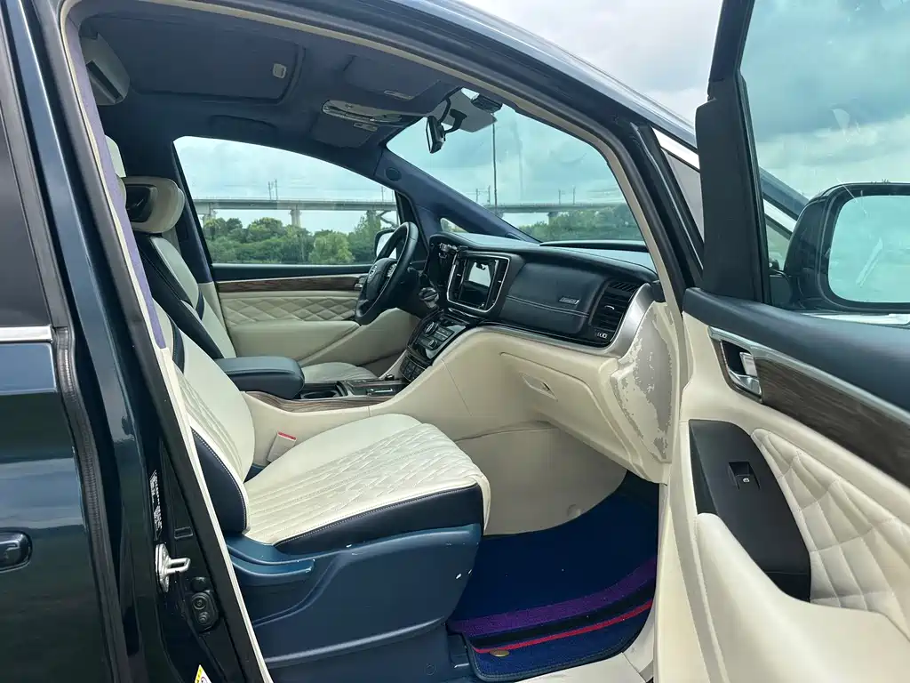 GAC Motor Trumpchi M8 — фото 13