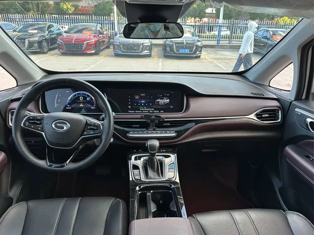 GAC Motor Trumpchi M6 — фото 14