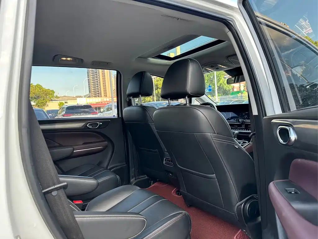 GAC Motor Trumpchi M6 — фото 15