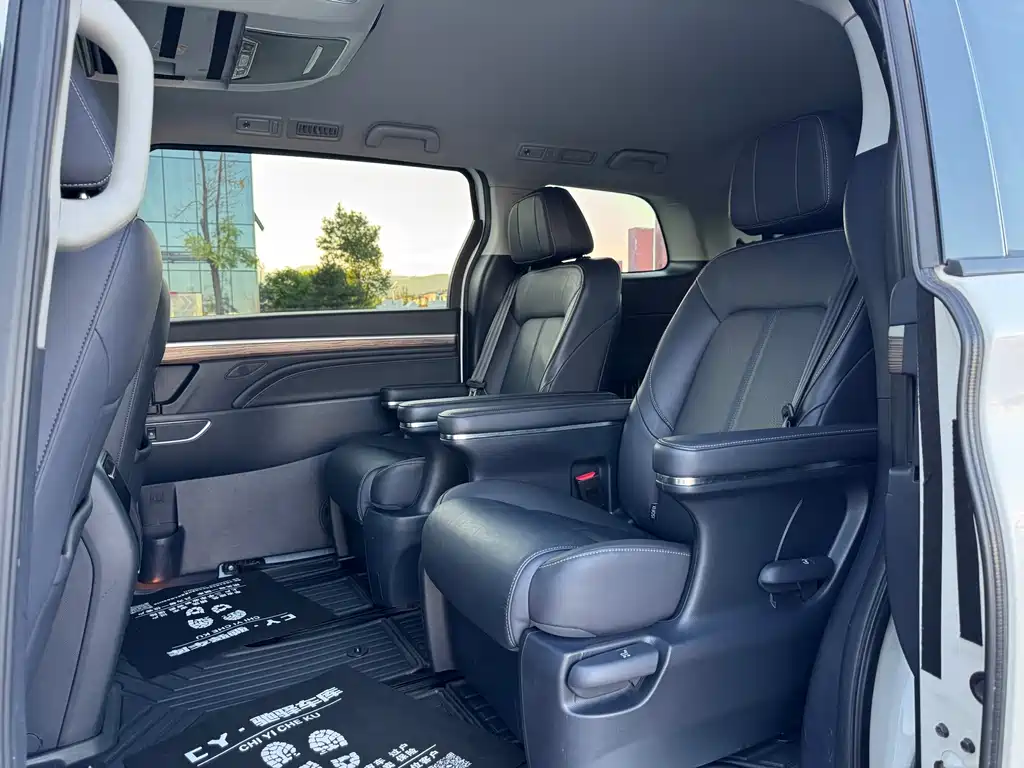 GAC Motor Trumpchi M8 — фото 11