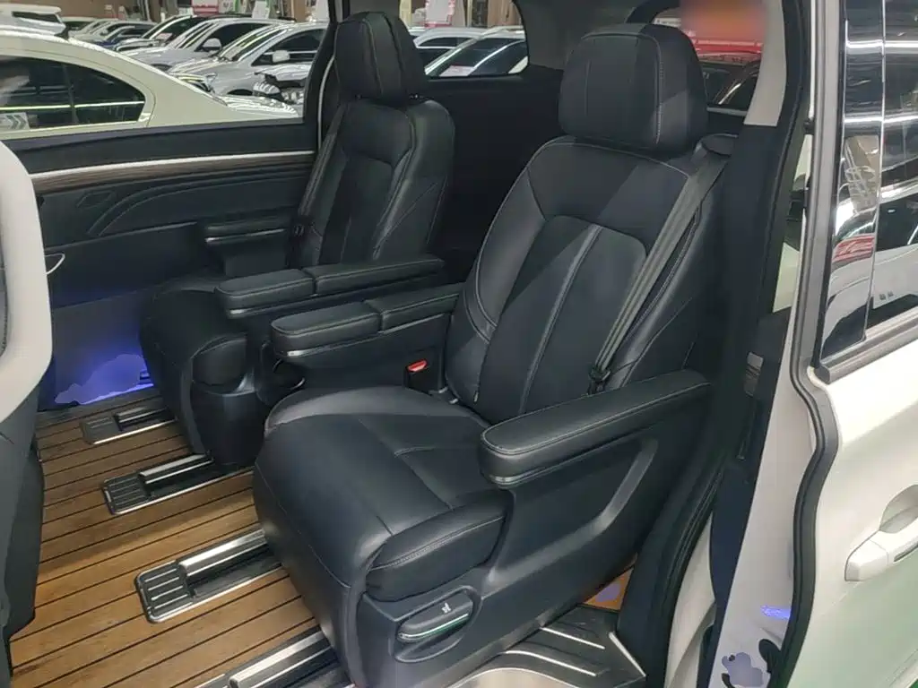 GAC Motor Trumpchi M8 — фото 17