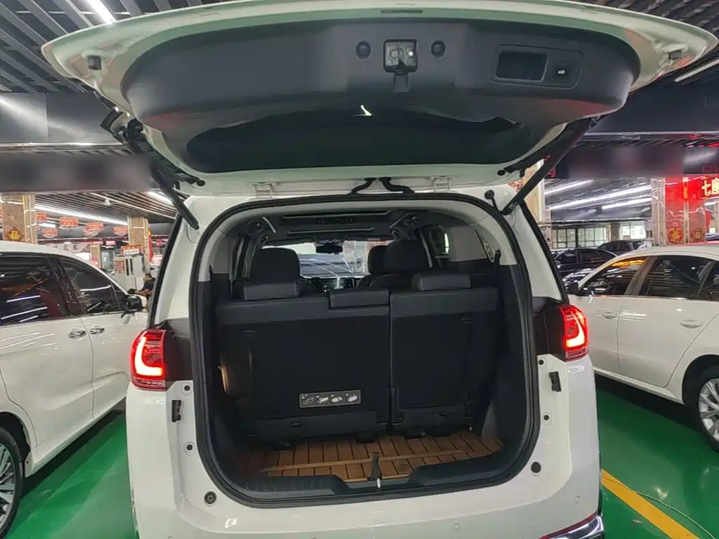 GAC Motor Trumpchi M8 — фото 19