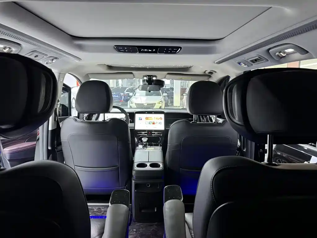 GAC Motor Trumpchi M8 — фото 11