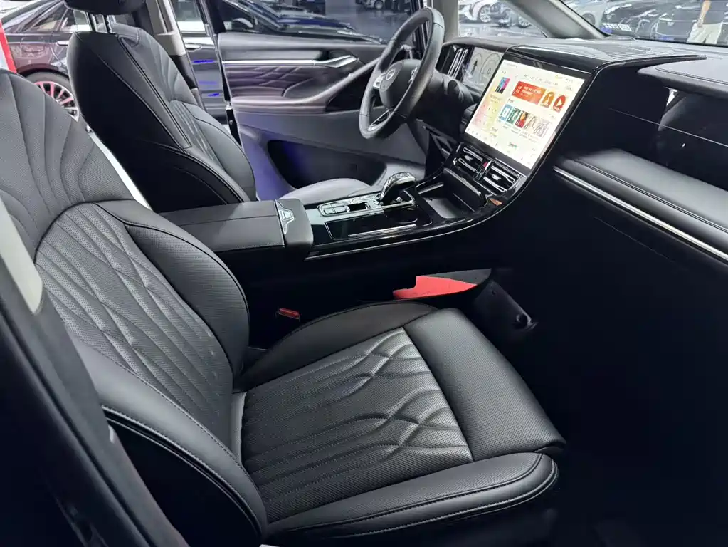 GAC Motor Trumpchi M8 — фото 10