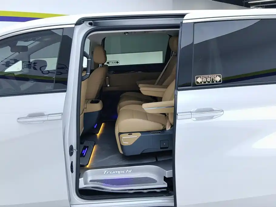 GAC Motor Trumpchi E8 — фото 11