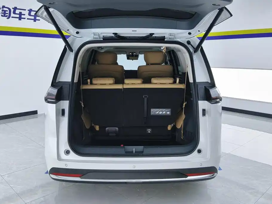 GAC Motor Trumpchi E8 — фото 4