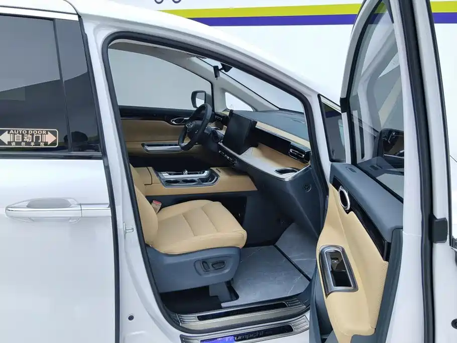 GAC Motor Trumpchi E8 — фото 8