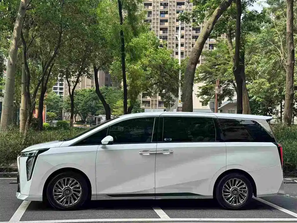 GAC Motor Trumpchi M8 — фото 3