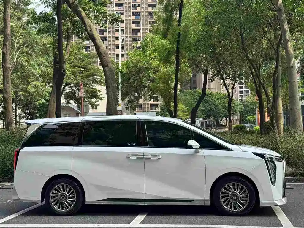 GAC Motor Trumpchi M8 — фото 4