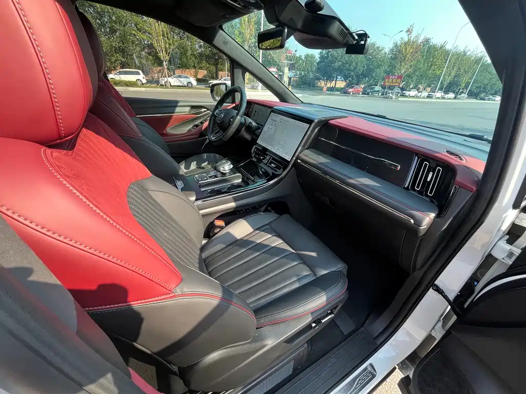 GAC Motor Trumpchi M8 — фото 14
