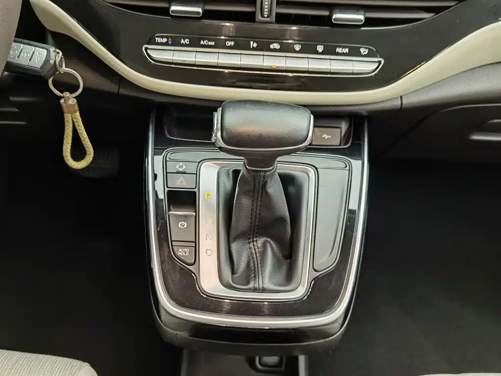 GAC Motor Trumpchi M6 — фото 13
