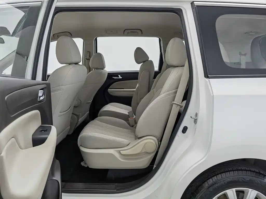 GAC Motor Trumpchi M6 — фото 15
