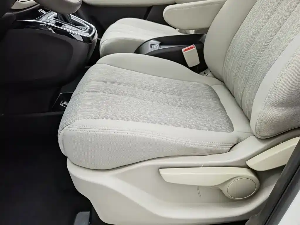 GAC Motor Trumpchi M6 — фото 20