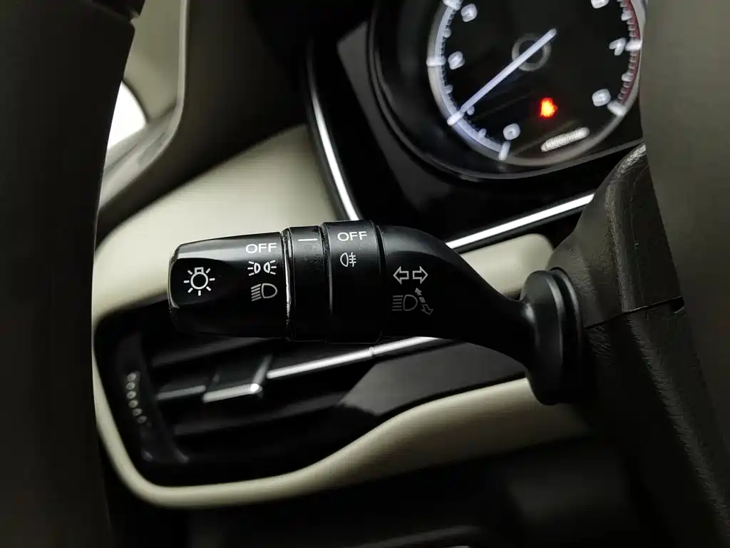 GAC Motor Trumpchi M6 — фото 21