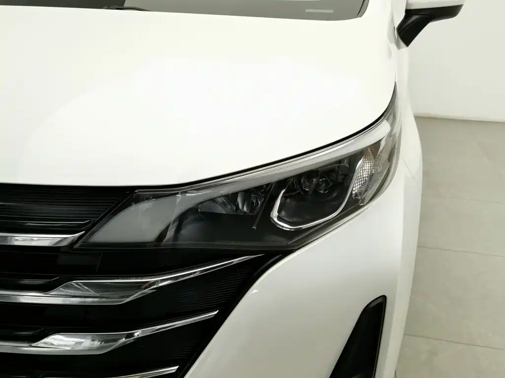 GAC Motor Trumpchi M6 — фото 7