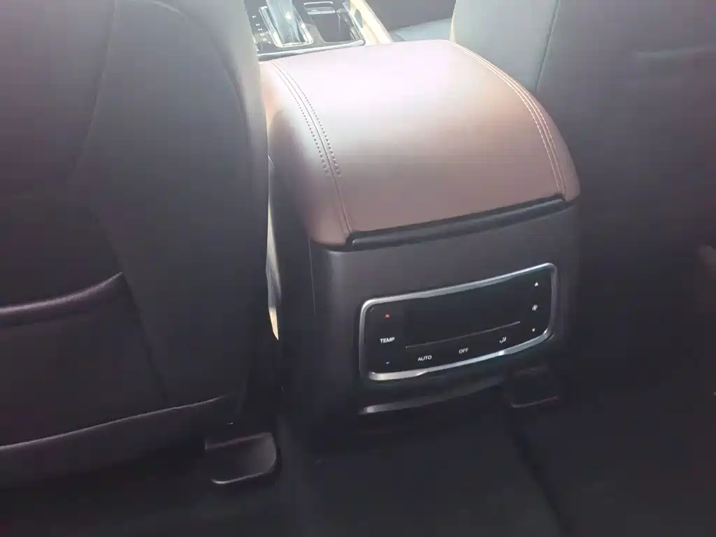 GAC Motor Trumpchi GS8 — фото 14
