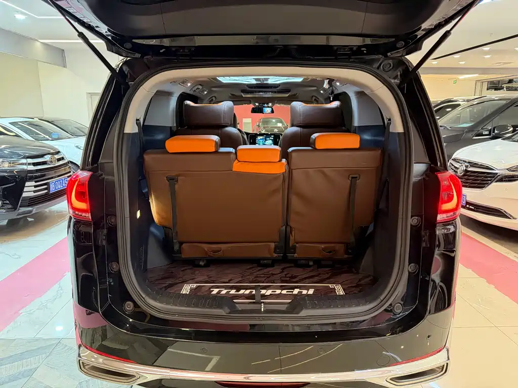 GAC Motor Trumpchi M8 — фото 10