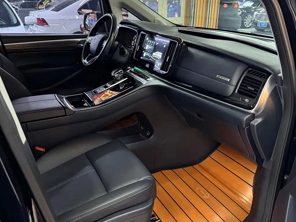 GAC Motor Trumpchi M8 — фото 10