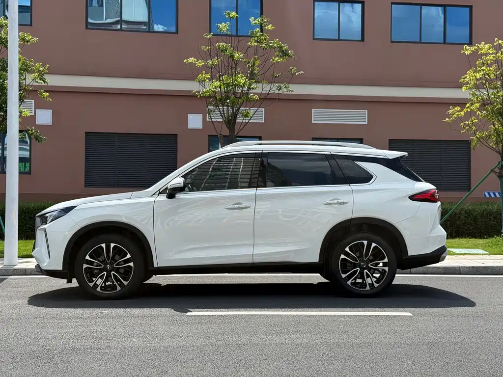 GAC Motor GS4 Plus — фото 4