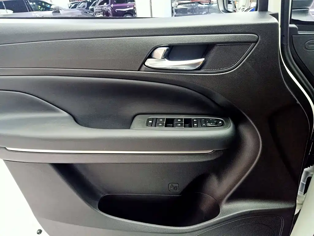 GAC Motor Trumpchi M6 — фото 14