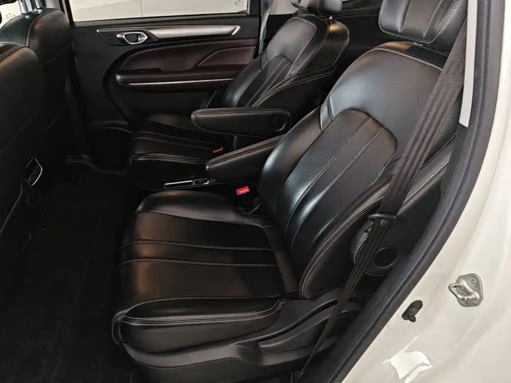 GAC Motor Trumpchi M6 — фото 17