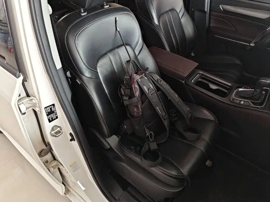 GAC Motor Trumpchi M6 — фото 25