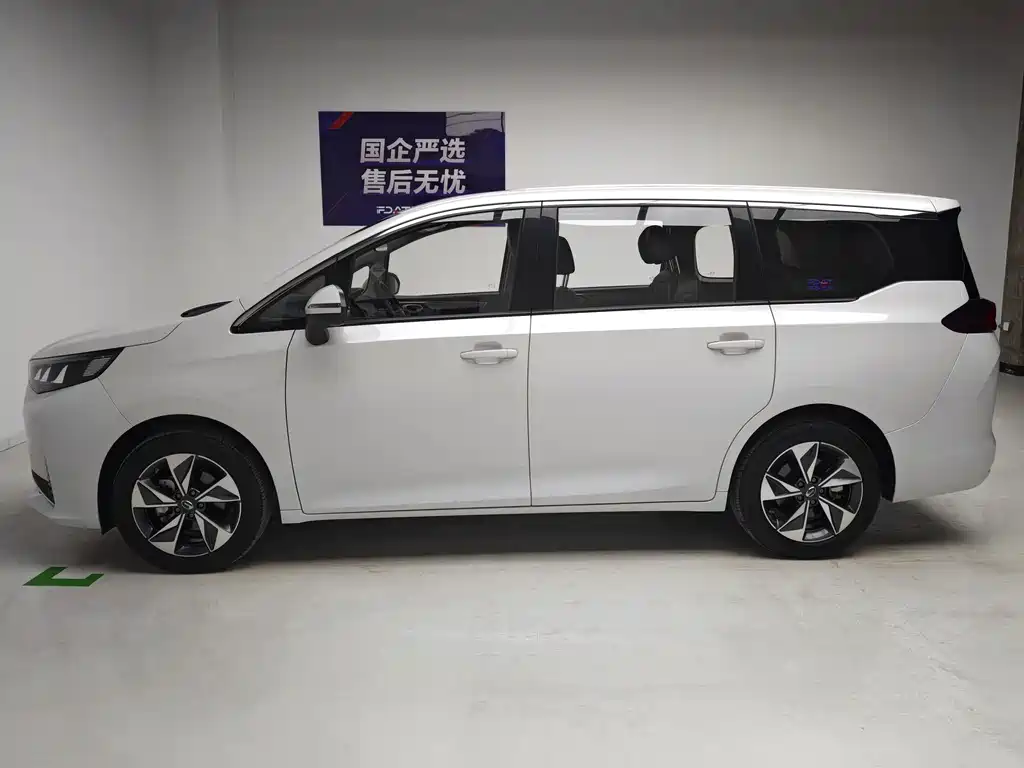 GAC Motor Trumpchi M6 — фото 9