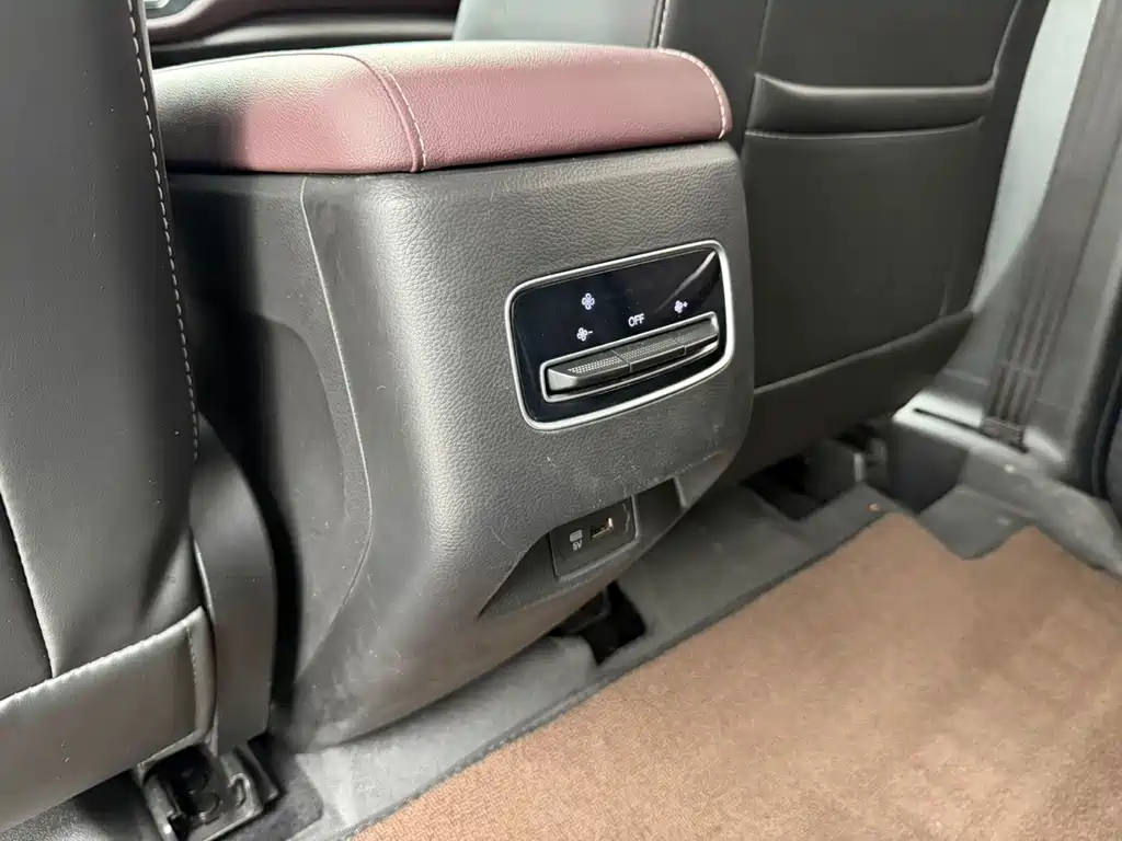 GAC Motor Trumpchi M6 — фото 14