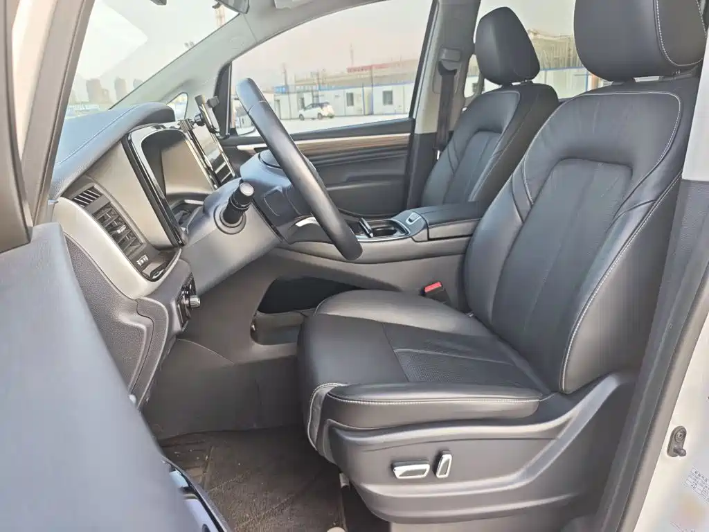 GAC Motor Trumpchi M8 — фото 13