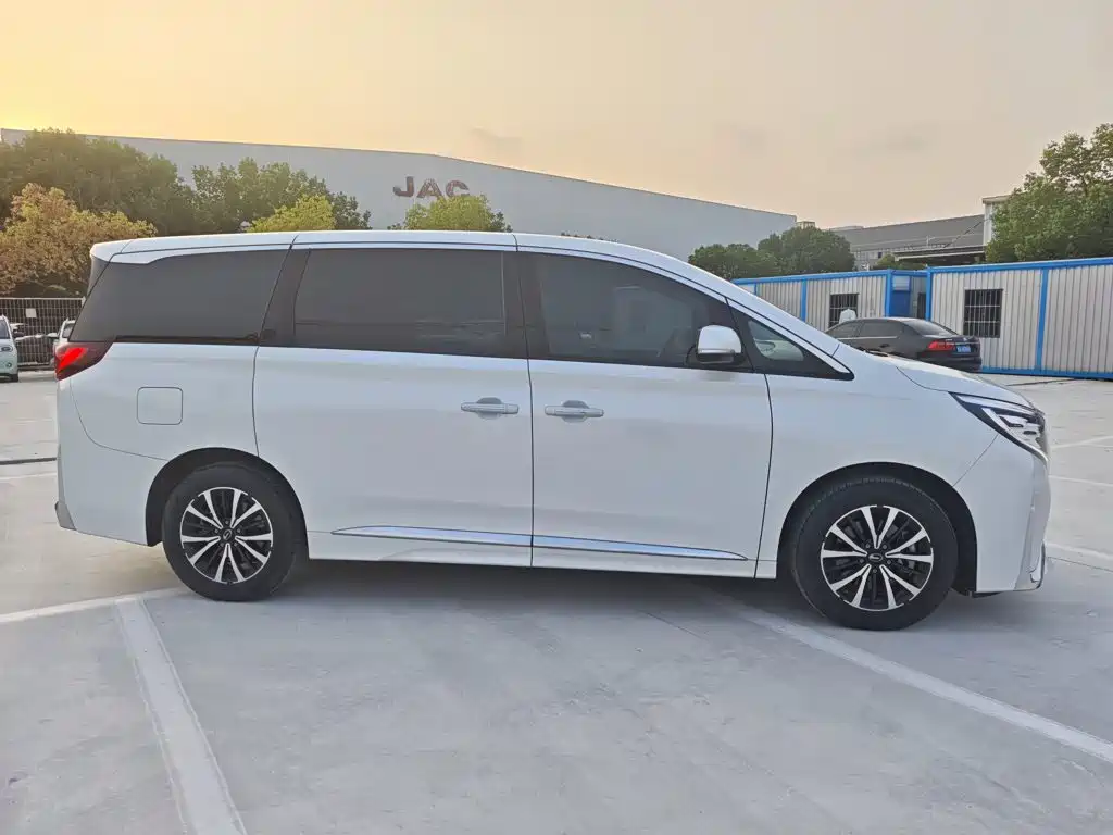 GAC Motor Trumpchi M8 — фото 22