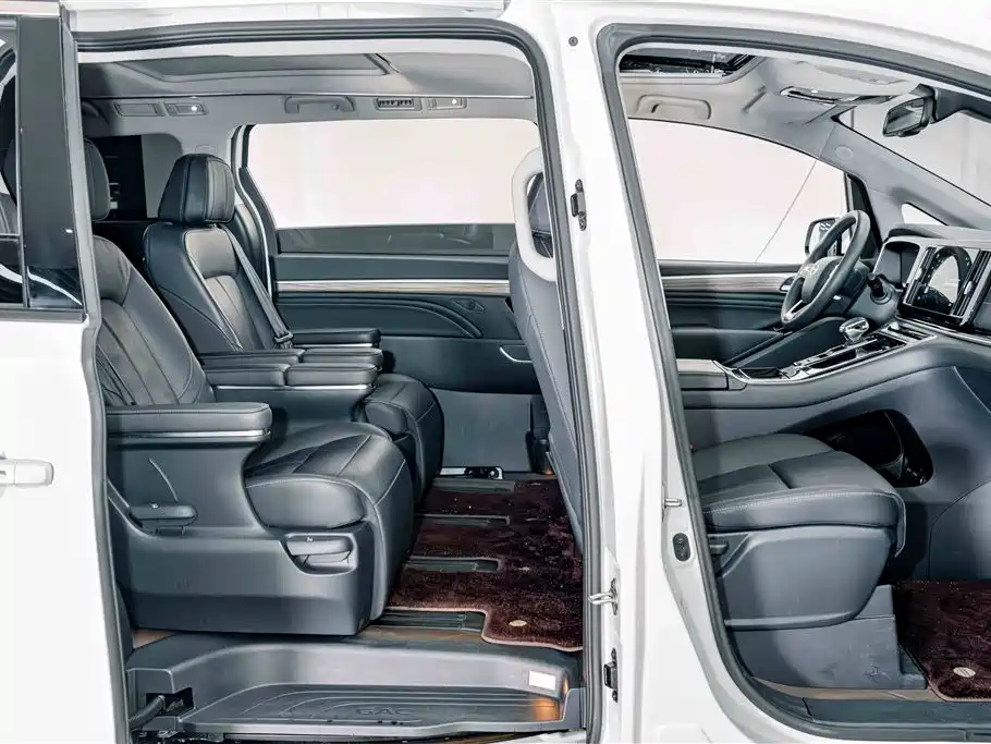 GAC Motor Trumpchi M8 — фото 19