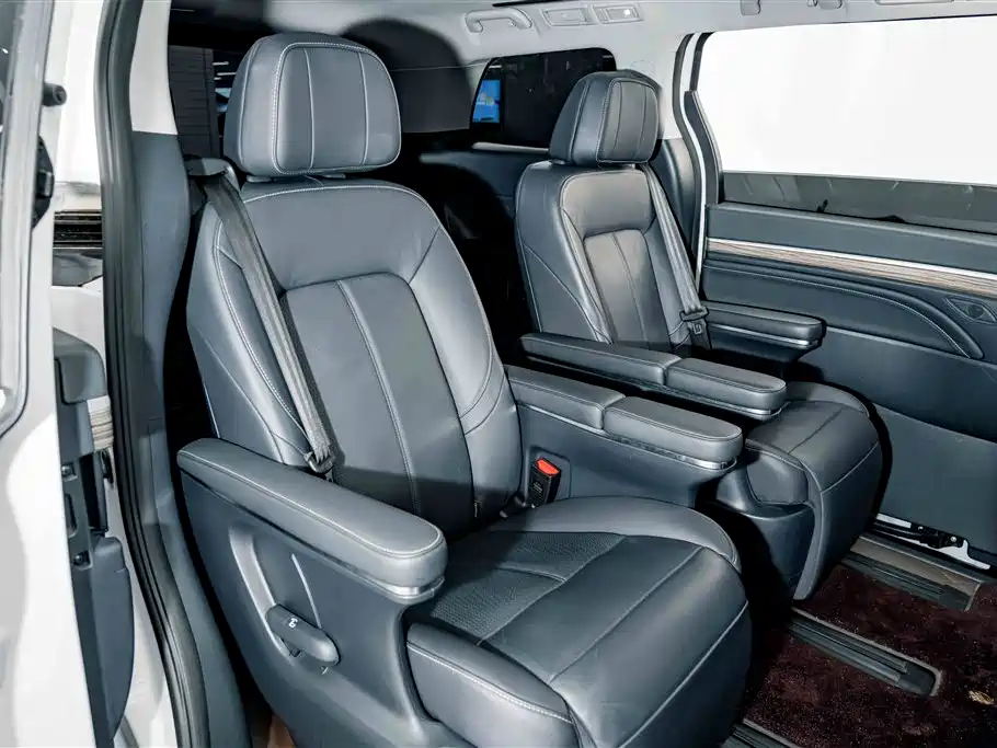 GAC Motor Trumpchi M8 — фото 21