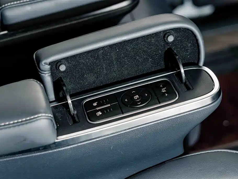 GAC Motor Trumpchi M8 — фото 22
