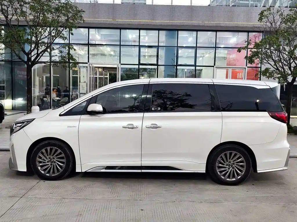 GAC Motor Trumpchi M8 — фото 3