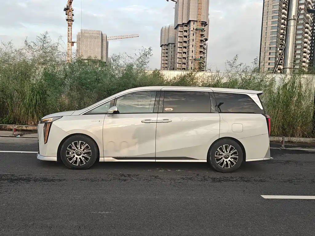 GAC Motor Trumpchi E9 — фото 9