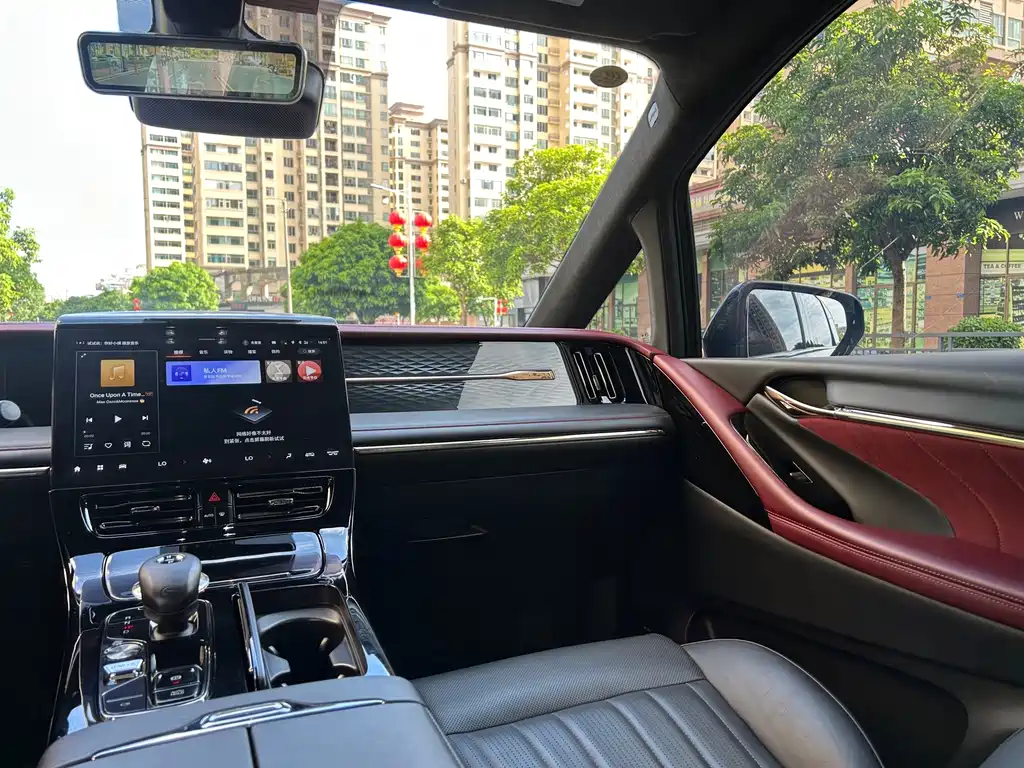 GAC Motor Trumpchi M8 — фото 19
