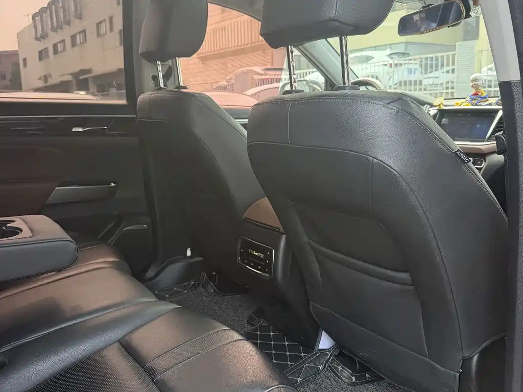 GAC Motor Trumpchi GS8 — фото 20