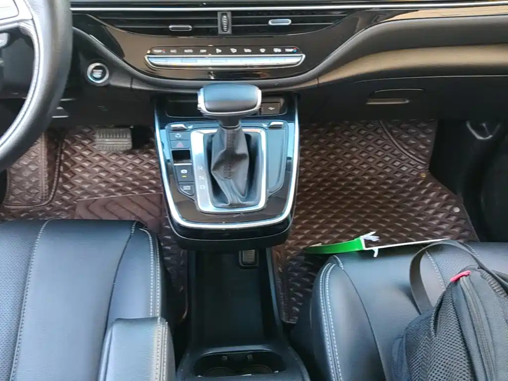 GAC Motor Trumpchi M6 — фото 14