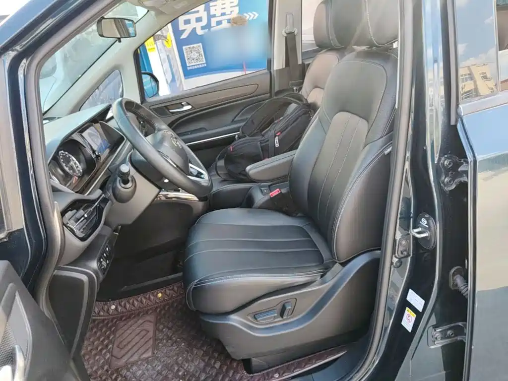 GAC Motor Trumpchi M6 — фото 15