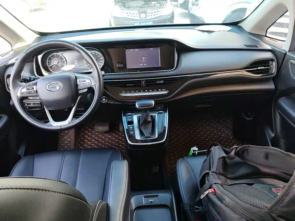 GAC Motor Trumpchi M6 — фото 10