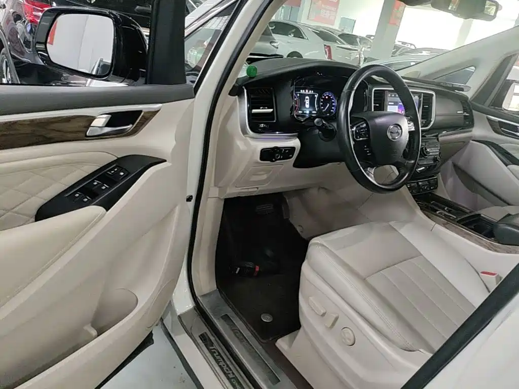GAC Motor Trumpchi M8 — фото 11