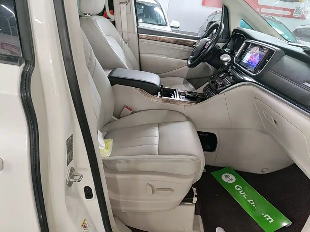 GAC Motor Trumpchi M8 — фото 19