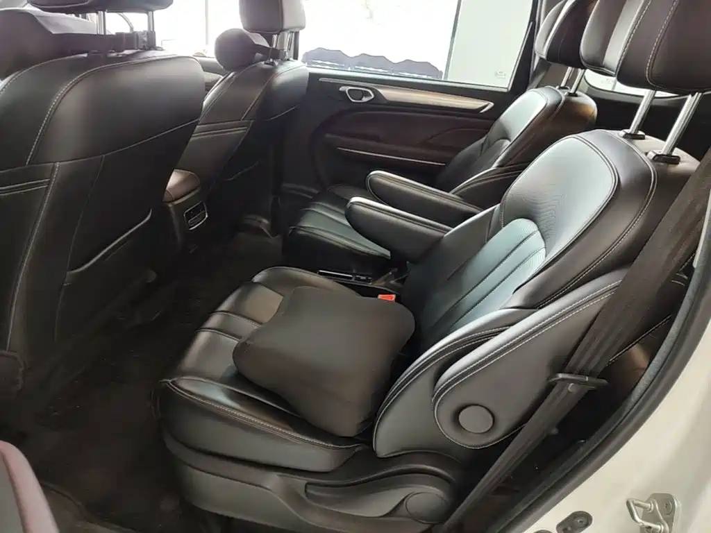 GAC Motor Trumpchi M6 — фото 17