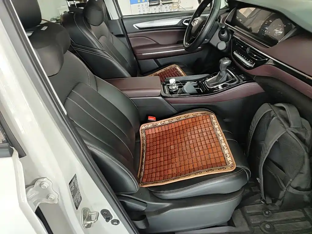 GAC Motor Trumpchi M6 — фото 25