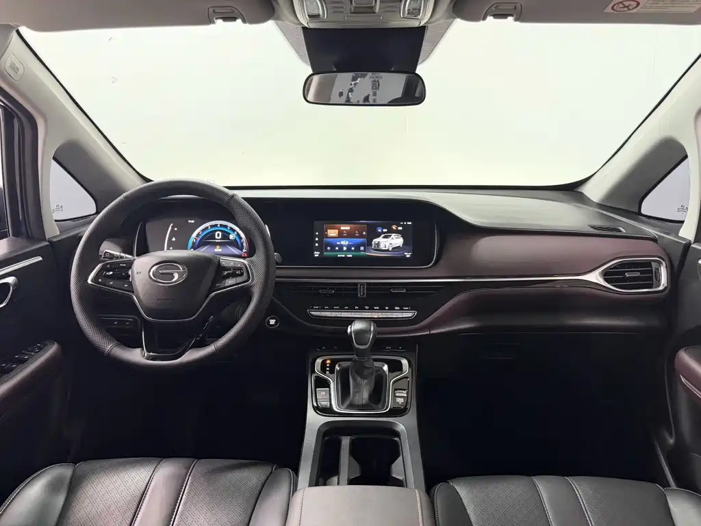 GAC Motor Trumpchi M6 — фото 14
