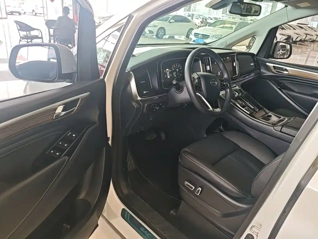 GAC Motor Trumpchi M8 — фото 16