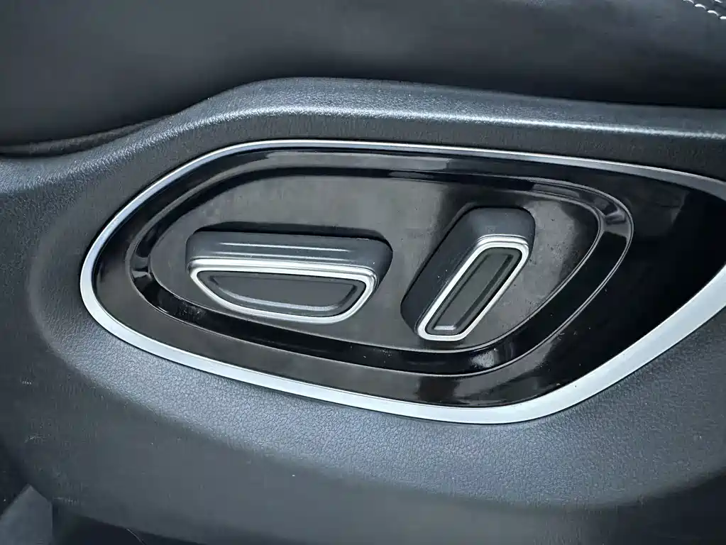 GAC Motor Trumpchi M6 — фото 15