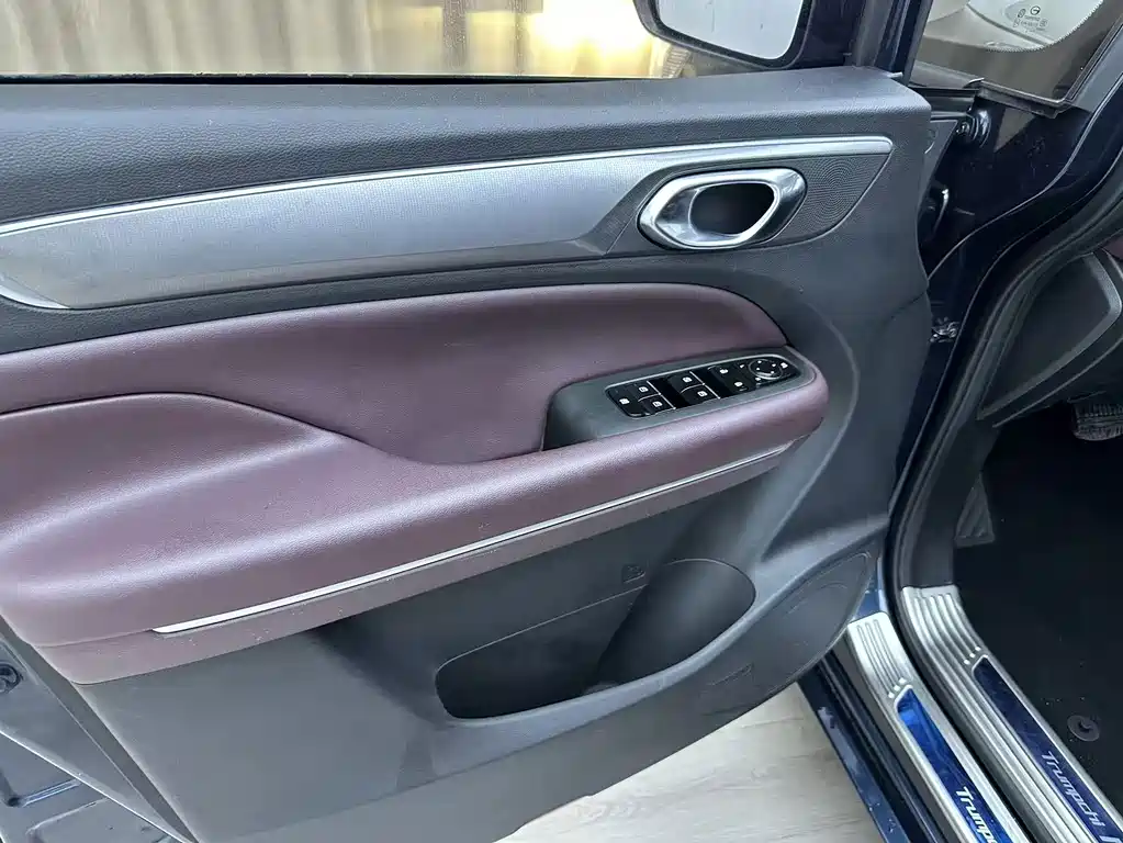 GAC Motor Trumpchi M6 — фото 16