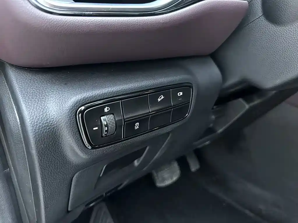 GAC Motor Trumpchi M6 — фото 18