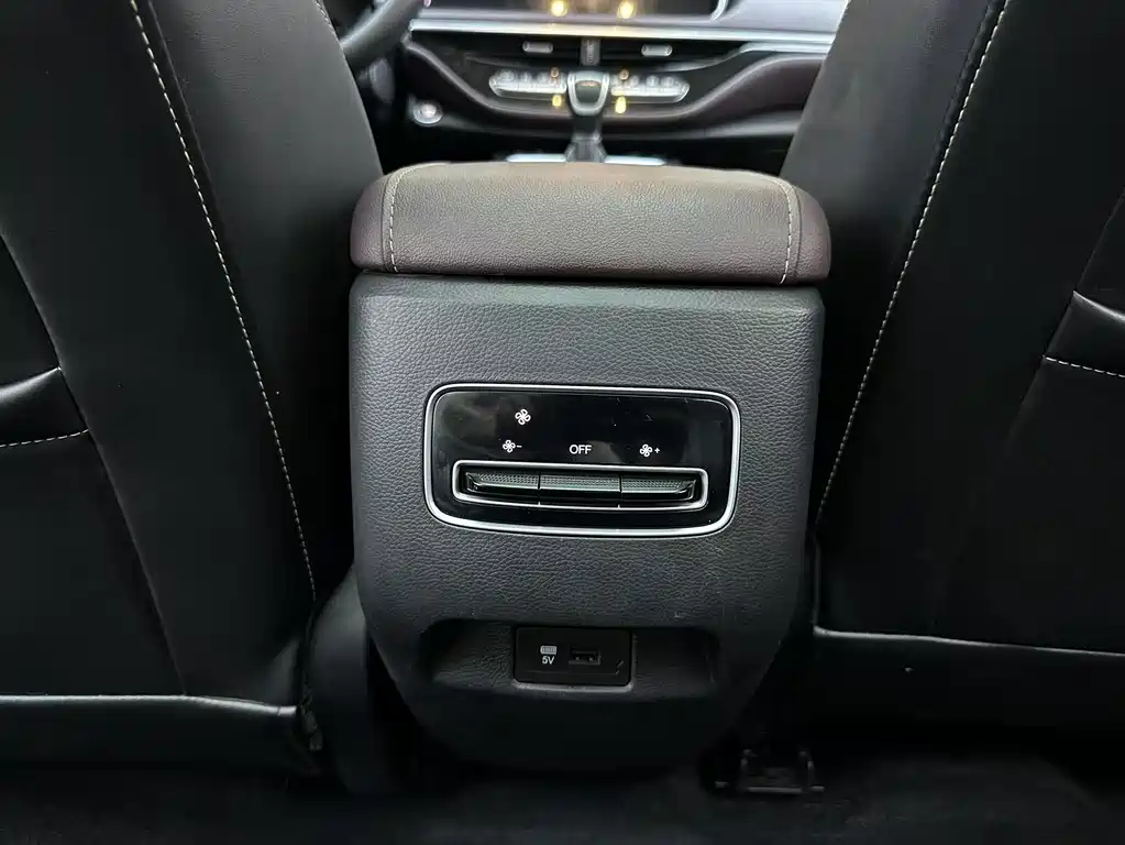 GAC Motor Trumpchi M6 — фото 19